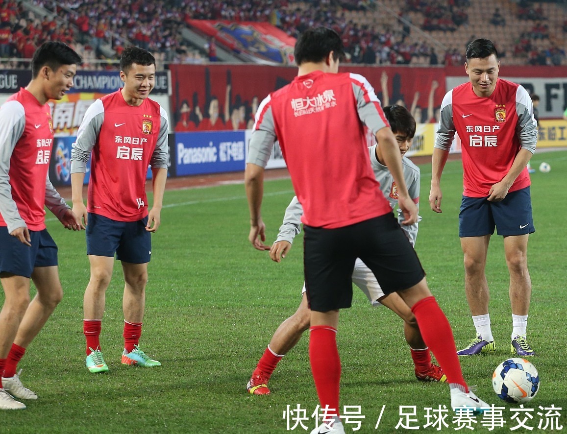 美媒：锡安前队友称锡安拥有詹姆斯级别的天赋，本可以更出色