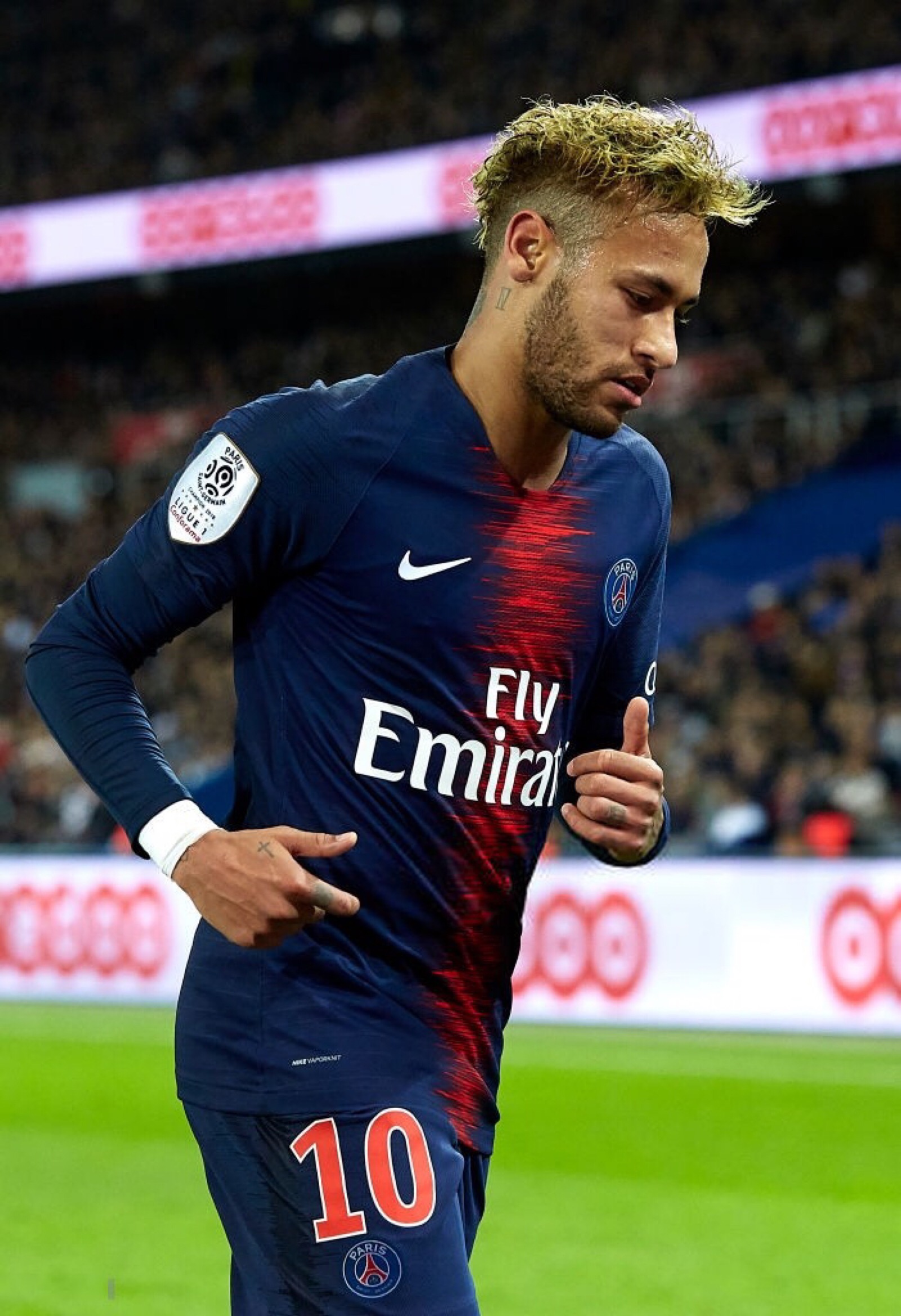 英媒：伊万-托尼不太可能1月回英超，也不太可能踢世界杯（英媒：伊万-托尼1月难回英超，世界杯参赛希望渺茫）