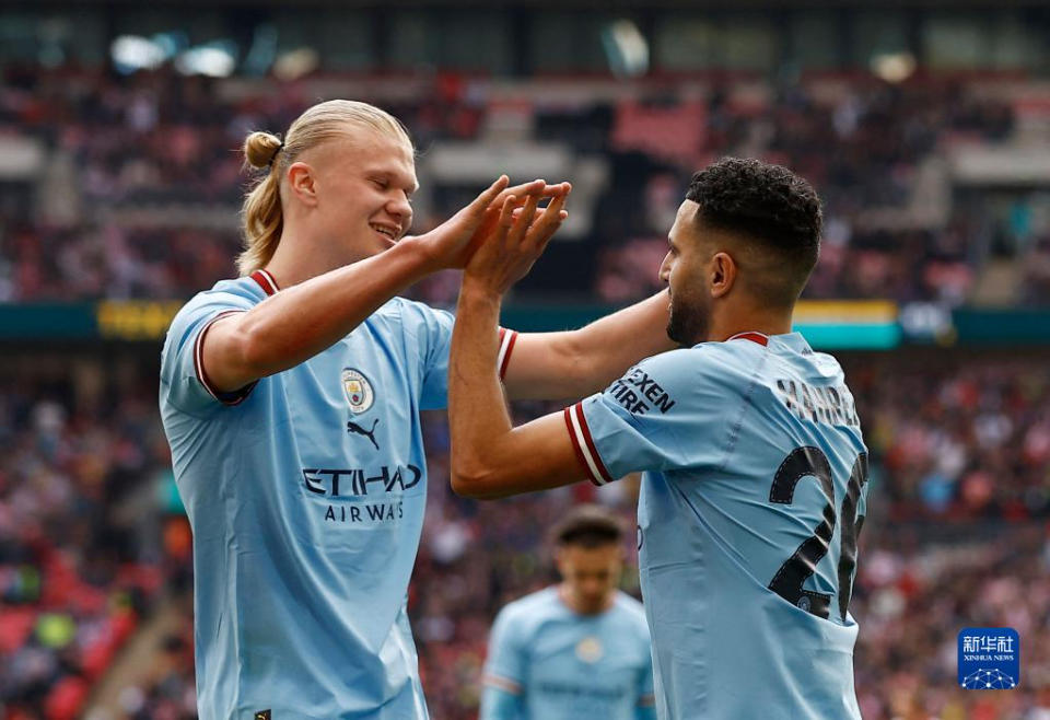 曼城德布劳内助攻斯特林破门（德布劳内送助攻 斯特林为曼城建功）