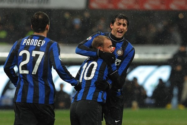 英超最新积分榜：曼联红军分列6、7，枪手榜首领先曼城2分（英超积分最新形势：阿森纳领跑较曼城多2分，曼联与利物浦分列第6、第7）