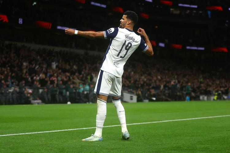 鲁尼：马雷斯卡言论与萨拉赫情况相似，他应该尊重俱乐部老板（鲁尼谈马雷斯卡：言论与萨拉赫相似，应尊重俱乐部老板）