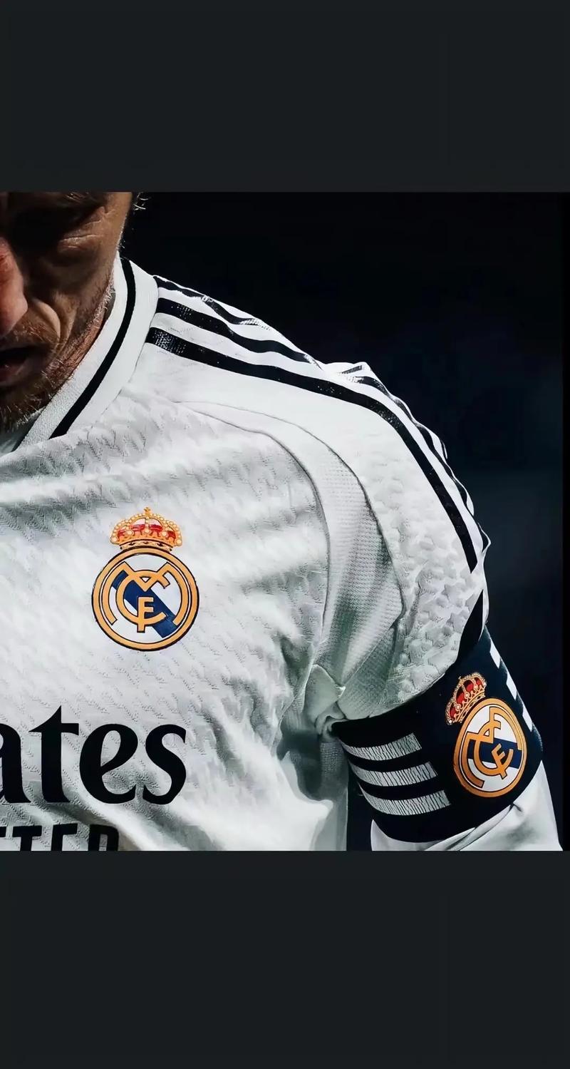 鲁尔：多特小将科尔-坎贝尔就转会接触了中日德兰和图尔贝里