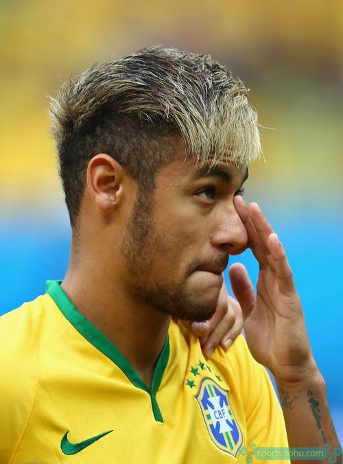 Pejcinovic帽子戏法难救主，沃尔夫斯堡客场击败狼堡（Pejcinovic戴帽难救主，沃尔夫斯堡客场力克狼堡）