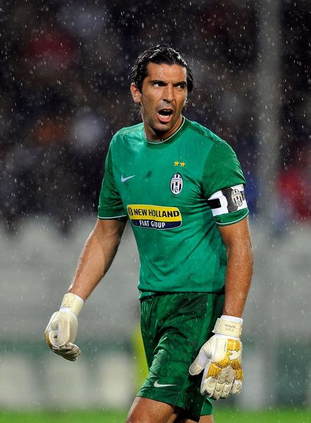 凯恩：这是我们有史以来最好的阵容；被视为夺冠大热必须接受（凯恩：球队阵容史上最强；被看好夺冠就该坦然接受）