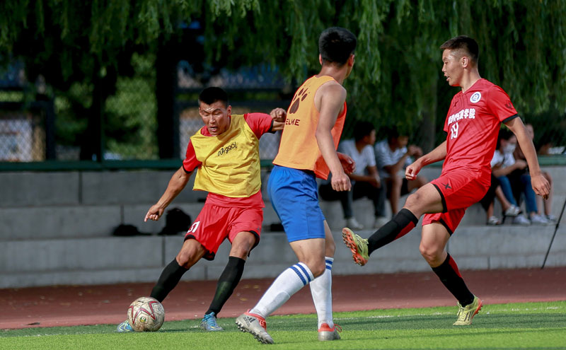 湖人vs76人首发：詹姆斯&东契奇大战恩比德&马克西