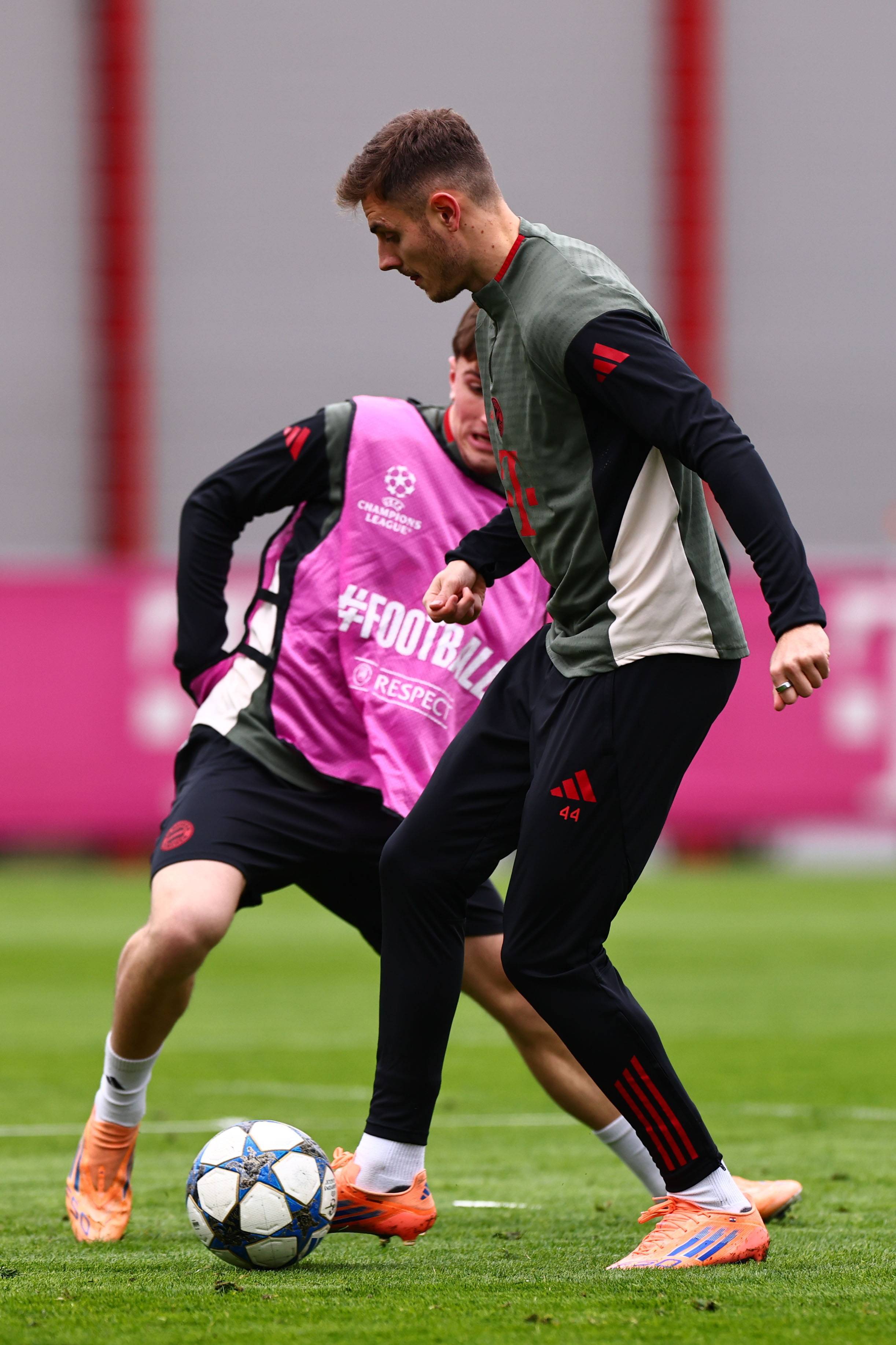 全市场：罗马和那不勒斯最近都询问了引进基耶萨的可能