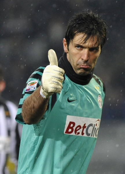 杰拉德评在英格兰、红军共事的最佳五人组：苏牙、鲁尼入选（杰拉德评选英格兰与利物浦生涯最佳五人阵：苏亚雷斯、鲁尼在列）