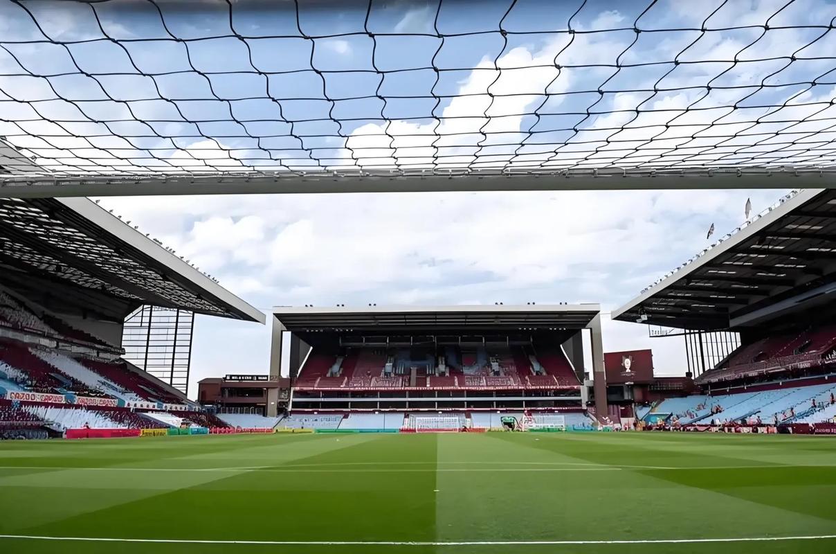 澳超新赛季实力定位：减至12队 奥克兰剑指双冠（澳超新赛季格局：参赛队缩至12支，奥克兰冲击双冠）