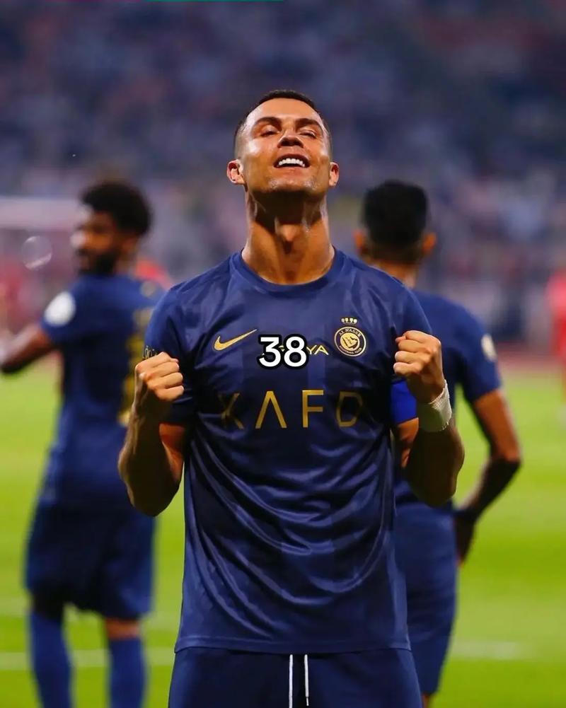 罗体：那不勒斯优先考虑在冬窗租借球员，但要先卖掉一些球员（罗体：那不勒斯冬窗引援以租借为主，需先出售部分球员）