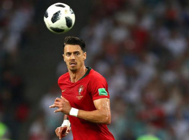 又隐身了？哲凯赖什对阵维拉10项数据挂0，6次丢失球权