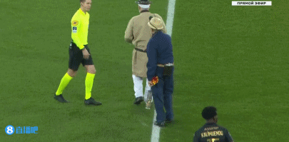 雷迪克：进攻端，我们的组织和执行力比去年有了显著的提升