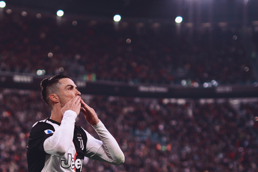 祝福，顾春含、邢琦等六名45岁的裁判员本赛季结束后挂哨（致敬：顾春含、邢琦等六位45岁裁判本赛季后告别执法）